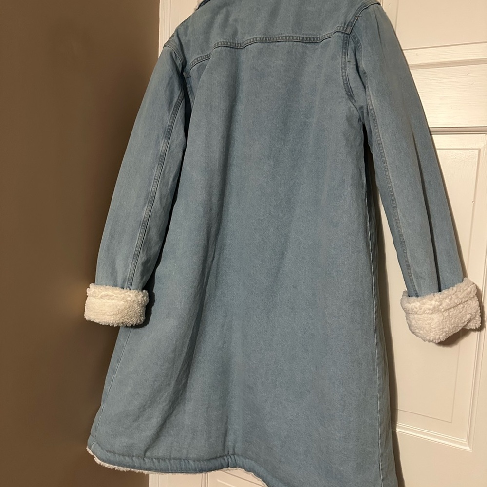 Fashion Nova Tara Mongeau Women's Denim Faux Sherpa-Lined Coat - Picture 4 of 5